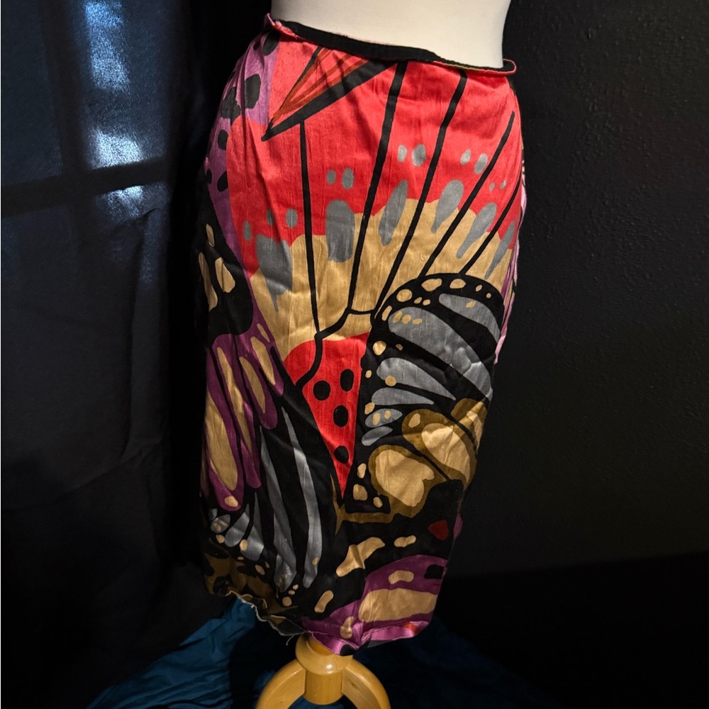 Bold Abstract Print Midi Skirt in Red, Gold & Black